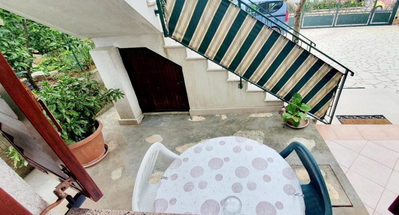 Cecillia Mare Apartments Rovinj Exterior photo