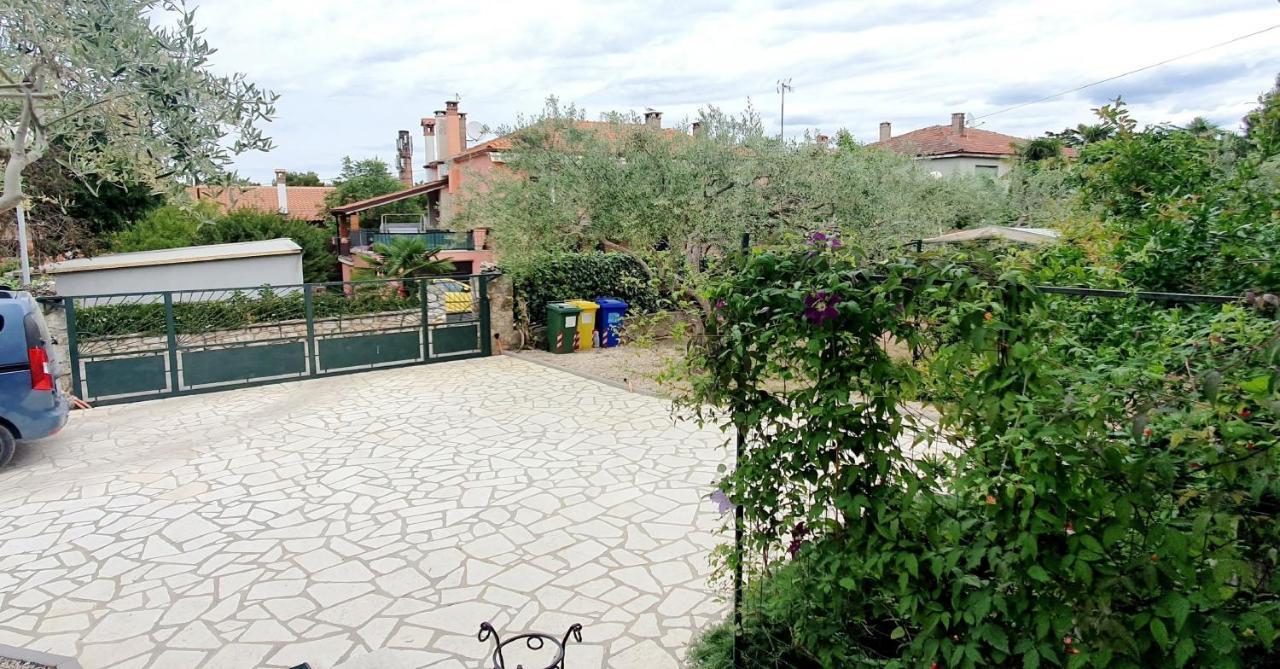 Cecillia Mare Apartments Rovinj Exterior photo